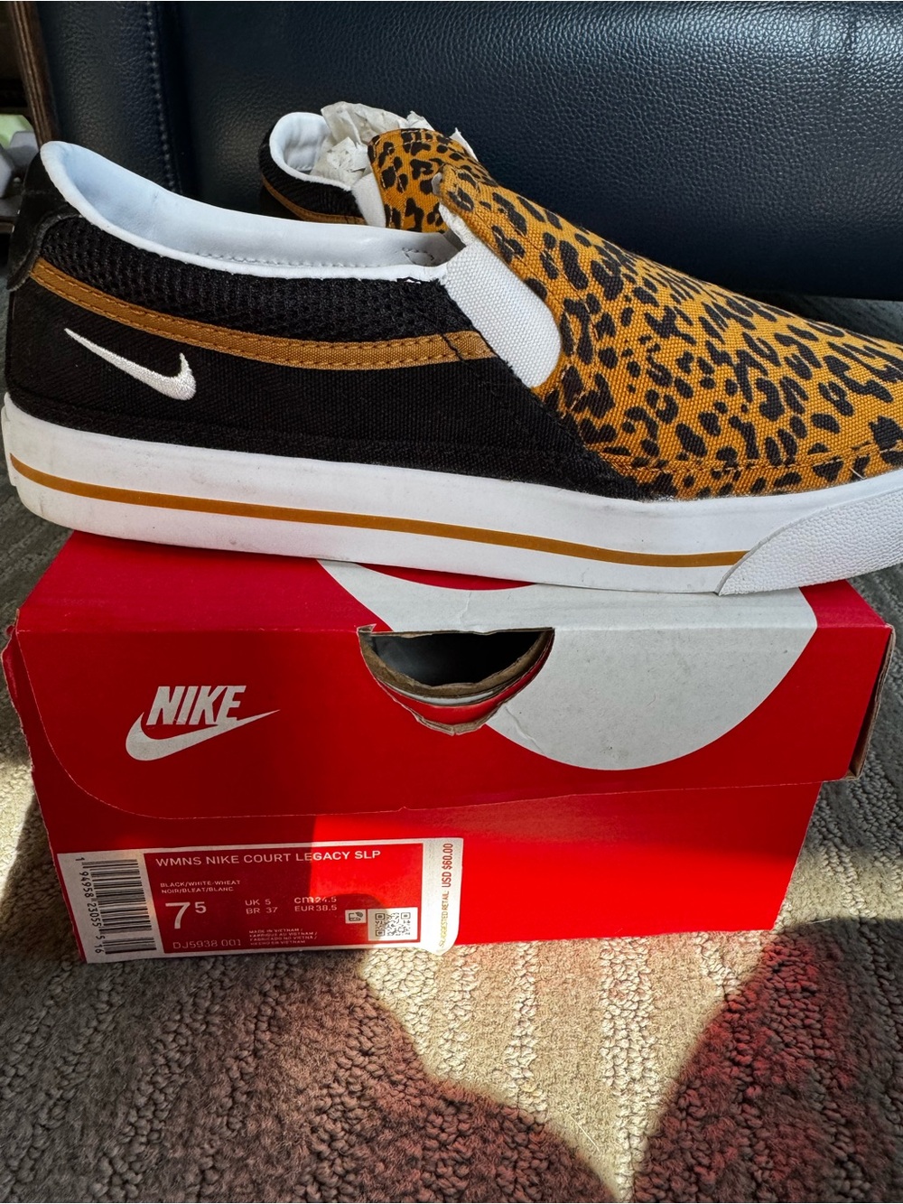 Nike Slip-On Leopard Print Loafer - Black/gold size 7.5